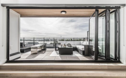 Glasshouse Lofts in Queensborough